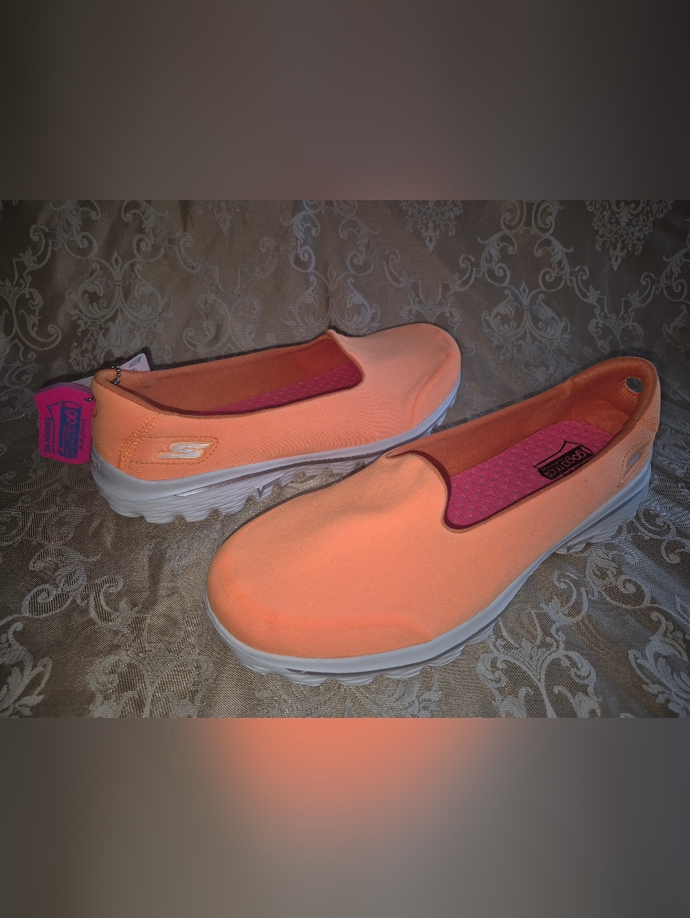 🔥Skechers 11 US Women's Go Walk 2 Courage Casual Slip On Orange Sneaker Walking